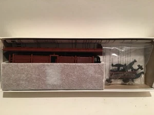HO Red Caboose Monon “Reliable Service” 40’ AAR Boxcar #9001 Unassembled Kit - Picture 1 of 4