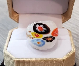 Boho Art White with abstract Floral theme Hand Blown Glass Bling Ring - Sz 8 - Picture 1 of 5
