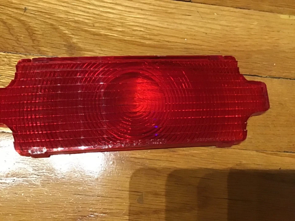 Oldsmobile Cutlass 1971 1972 OEM lente de luz trasera interior superior buen estado usado Foto 1 de 1