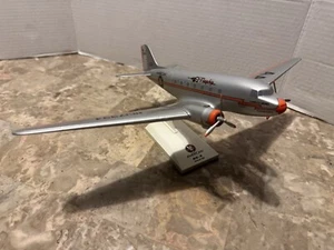 Douglas DC-3 American Airlines 1/80 Scale Model Sky Marks Flight Miniatures - Picture 1 of 11