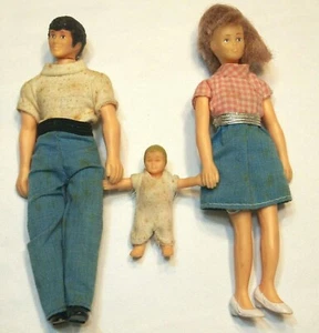 Reiter Puppen Vintage 1988 Papa Mama Baby 5,5 cm Mann Frau Kind - Bild 1 von 6