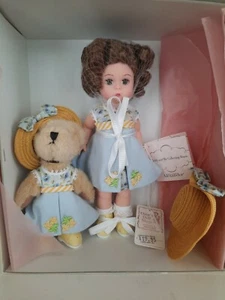 Set di bambole da collezione orsi in pensione 2000 Madame Alexander #33020 Teddy and Me. - Foto 1 di 7