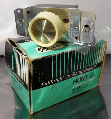 Nuevo de Lote Antiguo Atenuador Electrónico De Colección A-1000 P/N: 19010-01 Fullbright a Luz de Vela Foto 1 de 4