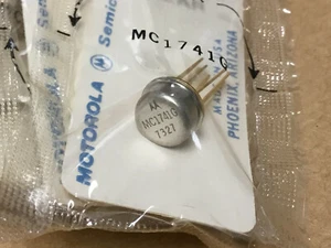 (1 PIEZA) MOTOROLA MC1741G Op Amp Paquete de latas de 8 pines NSN# 5962-00-172-9315 ORO ANTIGUO - Imagen 1 de 3