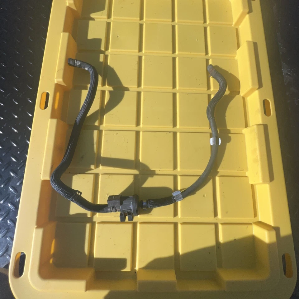 Volkswagen Beetle 2003-2010 convertible línea de combustible Foto 1 de 4