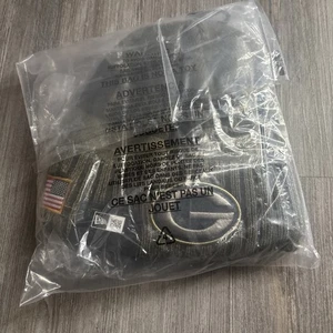 Green Bay Packers 2025 NFL Salute to Service New Era Knit Cuffed Beanie Mütze - Neu mit Etikett - Bild 1 von 3