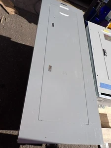 SQUARE D NF442L2C 250 amp 600v 3 Phase MLO Panelboard Indoor MH56BE p839 - Picture 1 of 6