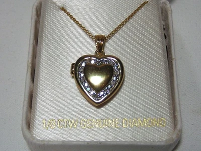 ...Collar colgante medallón de diamantes de 1/8 quilates sobre plata de ley de oro de 18 quilates... Foto 1 de 4