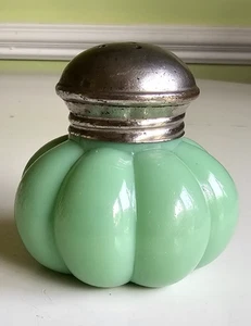 EAPG Victorian Opaque Jadeite UV Green Glass Salt Pepper Shaker 8 Ribbed Melon - Picture 1 of 23