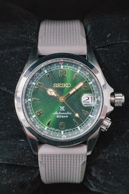Seiko Alpinist Prospex Alpinist Seiko Alpinist SPB121J1 4 Straps!! - Image 1 of 4
