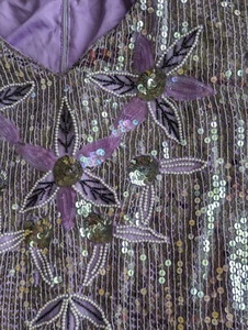 VINTAGE 80er Jahre Damen Boxy Lila Pailletten Top mit Blumen LARGE - Bild 1 von 7