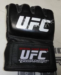Mark Hunt Signed Official UFC Fight Glove PSA/DNA COA Autograph 200 193 180 144 - Picture 1 of 24