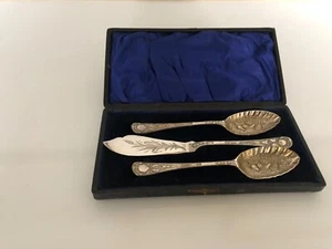 CASED 3 PIECE SILVER PLATED PRESERVE SET (SPOONS AND SLIDE) - Picture 1 of 4