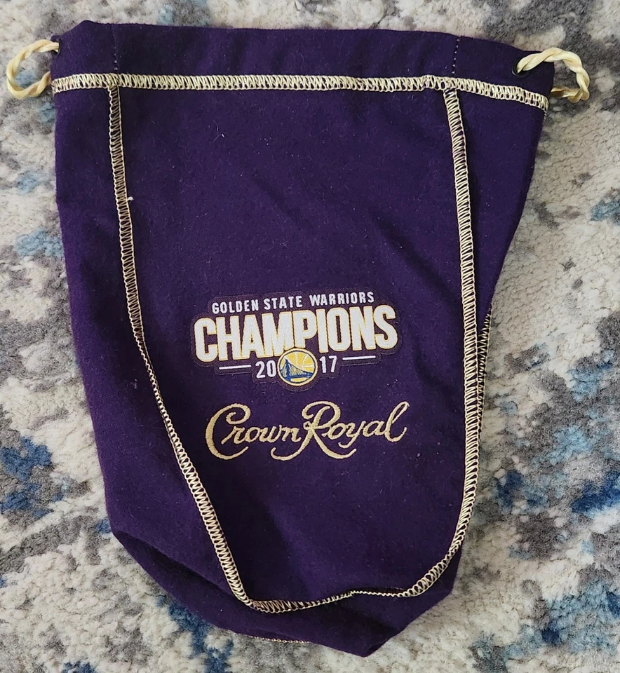 Bolso con cordón Crown Royal Golden State Warriors 2017 Champions Foto 1 de 2