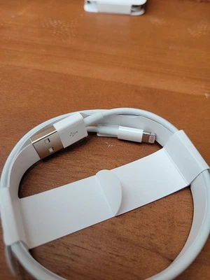 Apple MQGJ2AM/A 1m USB-C to Lightning Cable - White - Image 1 of 4