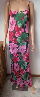 EVARAE Mila Dress in Poppy Green UK 6/8/10/12/14 - Tag