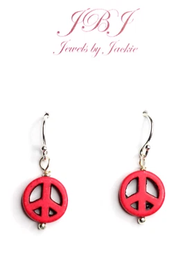 Pendientes de plata de ley .925 pequeños con símbolo de paz rojo oscuro años 60 bisutería Foto 1 de 4