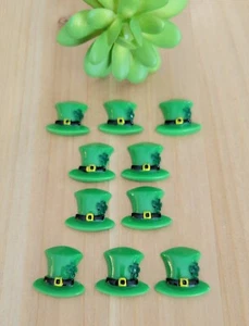 10 PC St. Patrick’s Day Green Leprechaun Hat Flat Back Four-Leaf Clover 24x24mm - Picture 1 of 2