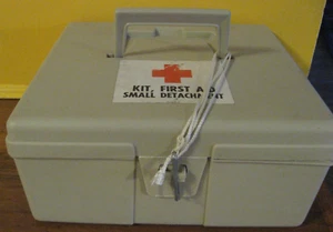 Kit de primeros auxilios de colección Lg ¡Justo lo que ordenó el documento! ¡Todo tipo de golosinas retro por dentro! - Imagen 1 de 10
