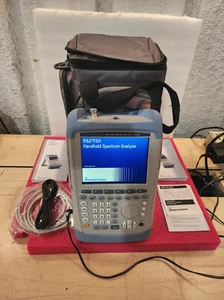 Rohde & Schwarz FSH4 Spectrum Analyzer 9kHz-3,6GHz Option K14 - Bild 1 von 8