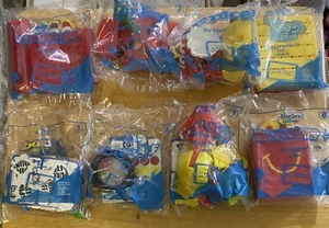 McDonalds Happy Meal Spielzeug Hasbro Spiele 2018 Komplettsatz 8 Neu im Paket - Bild 1 von 10