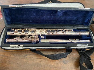 Flauta Selmer Prelude FL711 con estuche de viaje y varilla/tela de limpieza Foto 1 de 4