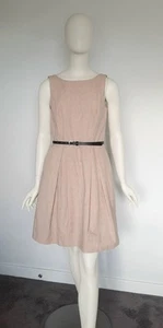 Cue Size 10 Eggshell Beige Plaid Sleeveless Belted Fit & Flare Dress - Bild 1 von 9