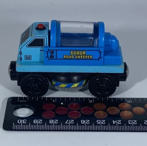 Sodor Straßenkehrmaschine Thomas & seine Freunde Holzeisenbahn blau 3,5 cm 2003 - Bild 1 von 5