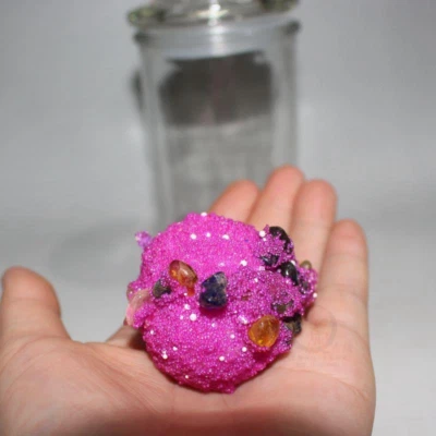 Reliquias Coloridas Shakyamuni Rosa Roja Reliquias Luminosas Adoración Budista Sariputra Foto 1 de 4