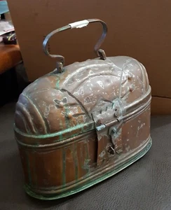 Antigua caja de jabón de baño hammam turco de estaño y cobre. En relieve y abovedado - Imagen 1 de 23