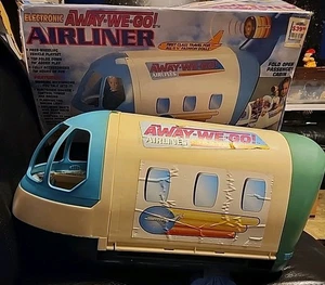 Vision Toys AWAY-WE-GO aereo di linea bambola vintage AEREO Barbie Friends - Foto 1 di 9