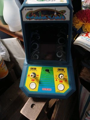 Coleco Galaxy 1981 mini videojuego arcade de mesa probado a mitad de camino y funcionando Foto 1 de 4