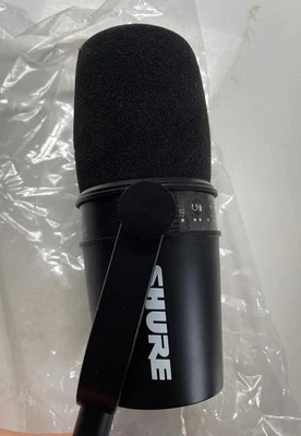 Shure MV7 USB/XLR Podcast Mikrofon – Professioneller Studio-Sound für Streaming1 - Image 1 of 4