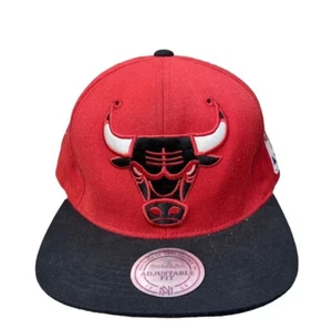 Mitchell & Ness Red/Black NBA Chicago Bulls Wool 2 Tone Snapback Hat Cap - Picture 1 of 10