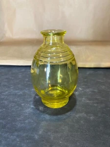 Small Vintage Yellow Glass Vase /  / 4.5 inches tall - Picture 1 of 5