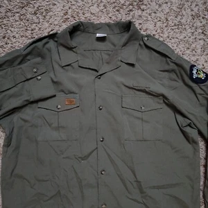 Camisa verde abotonada manga larga Rainforest Café para hombre talla M - Imagen 1 de 9