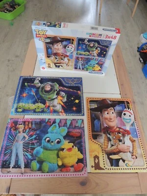 Puzzles Toy Story 4 - Comme neuf - Photo 1/4