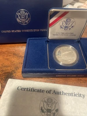 USA  Connstitution coin 1987 sliver Proof Dollar With Original COA & OGP. - Image 1 of 4