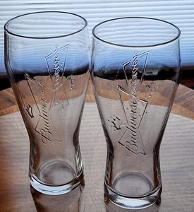 2 VASOS DE CERVEZA PILSNER BUDWEISER pajarita en relieve logotipo corona 16 oz - Imagen 1 de 3