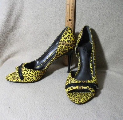 TACONES DE AGUJA AMARILLO ESTAMPADO LEOPARDO 3" TACÓN PEEP-TOE TALLA 6, 6-1/2 Foto 1 de 4