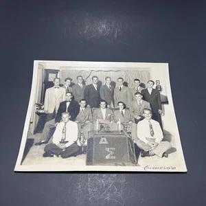 Foto De Colección 8x10 Blanco y Negro Delta Sigma Nu Treadwell SM 1947 Fraternidad - Imagen 1 de 11