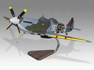 Supermarine Spitfire Tr.9 RAF Desk Wood Aircraft New Model Small Scale 1/32 - Picture 1 of 12