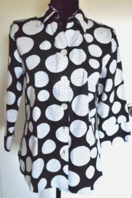 Blusa WESTBOUND talla 8 B/D manga 3/4 sin arrugas negra con lunares blancos NUEVA SIN ETIQUETAS Foto 1 de 4
