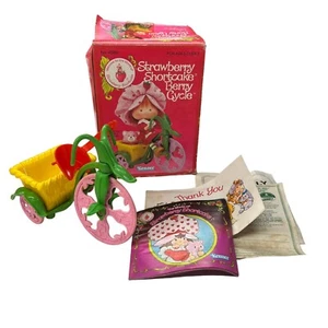 Strawberry Shortcake Berry Cycle in Box Complete Vintage Toy Vehicle 1982 Kenner - Picture 1 of 19