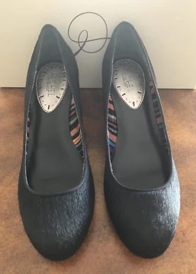 Auténticos zapatos de tacón Rachel Roy Eliora punta redondeada 6 1/2 NUEVO negro piel real Foto 1 de 4