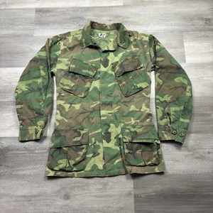 Vintage Military Poplin Class 2 Camo Coat Jacket Slant Pocket Vietnam Sz Medium - Picture 1 of 7
