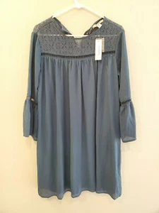 MIAMI FRANCESCA’S Denim Blue Floral Embroidered Top Size M Medium - Picture 1 of 4