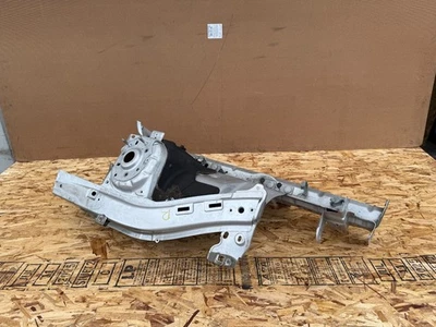 FORD MUSTANG GT 2015-2017 OEM MARCO DELANTERO DERECHO RIEL DELANTAL MONTAJE CORTE Foto 1 de 4