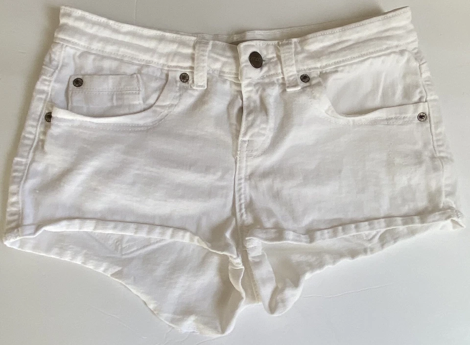 TopShop Moto Pantalones Cortos de Vaqueros Blancos con Dobladillo Crudo Talla 6/28 EUR38  Foto 1 de 3