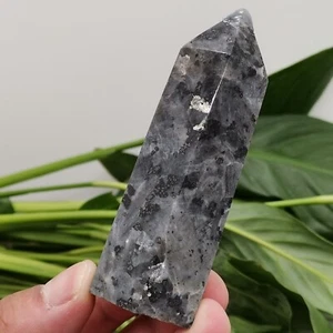1 pieza Varita de punta de cristal de cuarzo espectrolito negro natural Reiki 90 g+ - Imagen 1 de 9